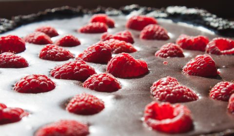 chocolate tart with raspberries